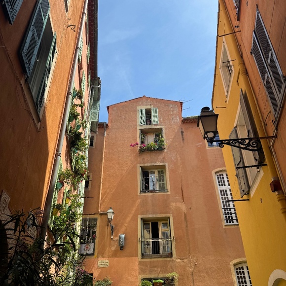 Meet your Posher, Rebecca - Picture 1 of 1